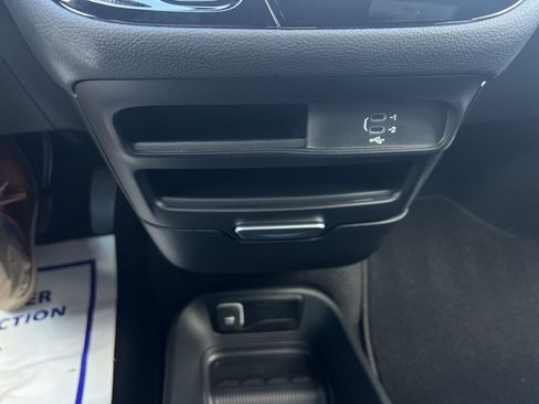 New 2026 Chrysler Pacifica Select image 33