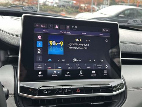 Certified 2022 Jeep Compass Limited image 28