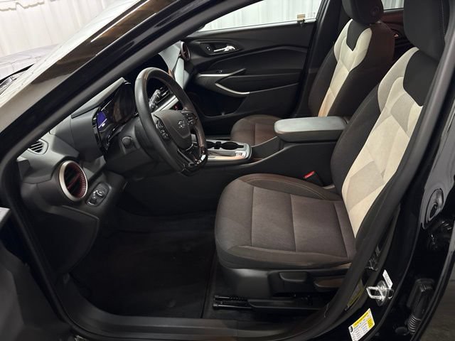 Used 2024 Chevrolet Trax RS FWD image 26