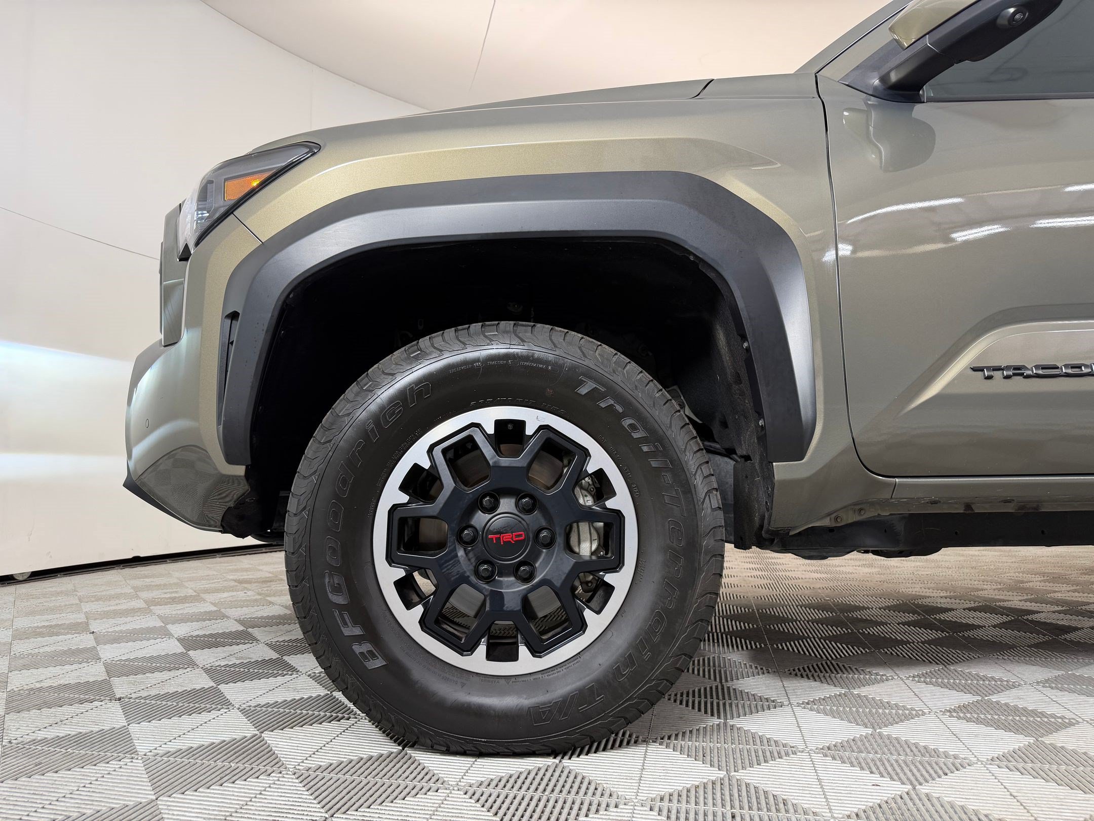 Used 2024 Toyota Tacoma TRD Off-Road w/ TRD Off Road Premium Package AWD/4WD image 29