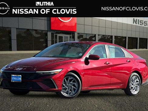 Used 2024 Hyundai Elantra SEL image 1