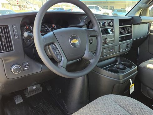 New 2025 Chevrolet Express 3500 Work Van image 17