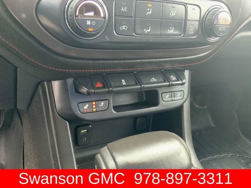 Used 2015 GMC Canyon SLE w/ All-Terrain Package image 36