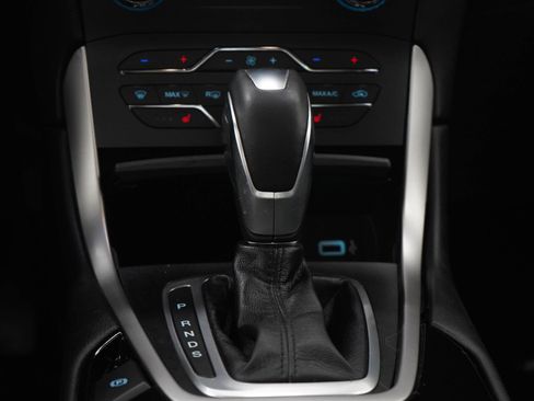 Used 2016 Ford Edge SEL w/ Equipment Group 201A AWD/4WD image 19