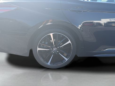 Used 2019 Toyota Camry XSE FWD image 32