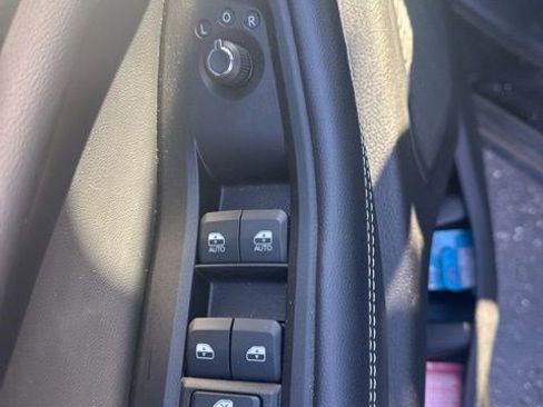 Used 2023 Jeep Grand Cherokee Laredo image 15