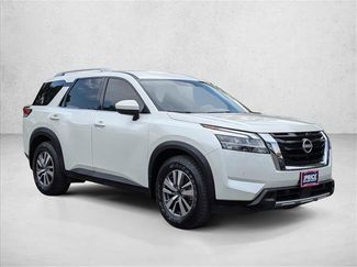 Used 2023 Nissan Pathfinder SL video 3