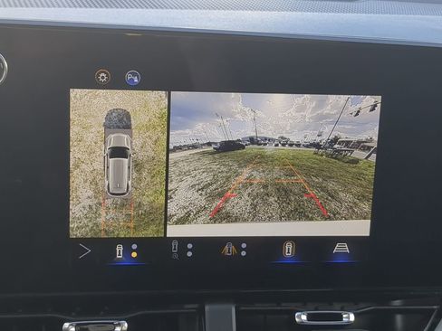 New 2025 Chevrolet Equinox LT w/ Convenience Package II image 19