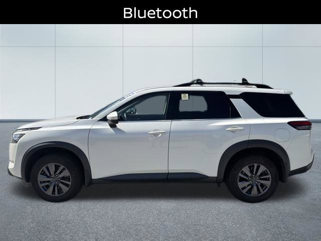 Used 2022 Nissan Pathfinder SV FWD image 2