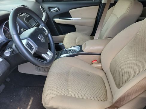 Used 2017 Dodge Journey SE w/ Comfort/Convenience Group AWD/4WD image 3