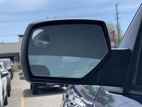 Used 2017 Chevrolet Silverado 1500 LT w/ LT Convenience Package AWD/4WD image 17