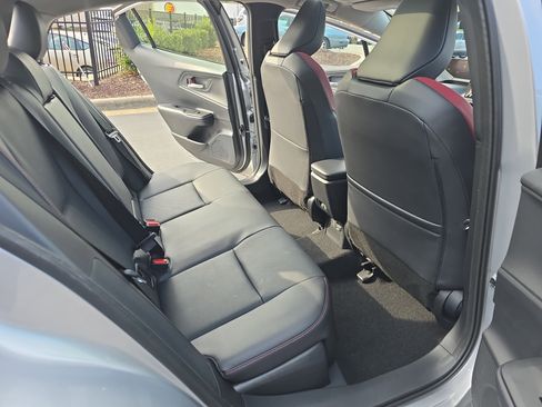 Used 2025 Toyota Prius Plug-In Hybrid image 11