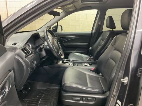 Used 2019 Honda Ridgeline RTL image 11