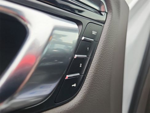 Used 2016 Porsche Macan S image 33