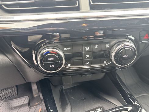 New 2026 Chevrolet Trax RS w/ Sunroof Package FWD image 15