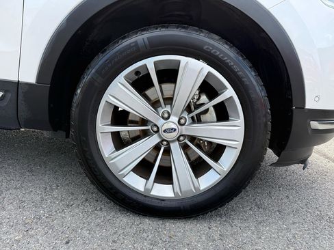 Used 2018 Ford Explorer Limited w/ Equipment Group 301A AWD/4WD image 45