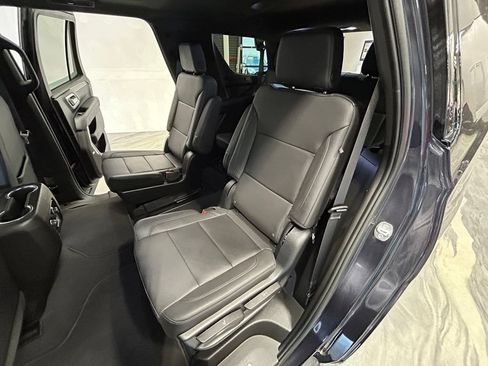 Used 2023 Chevrolet Tahoe Z71 w/ Luxury Package AWD/4WD image 8