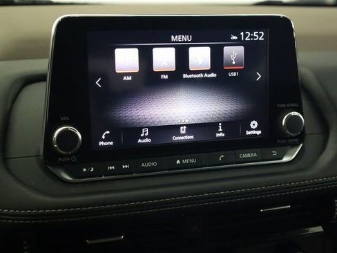 Used 2022 Nissan Rogue SV image 22