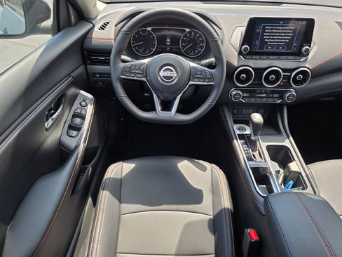 Used 2025 Nissan Sentra SR w/ SR Premium Package FWD image 10