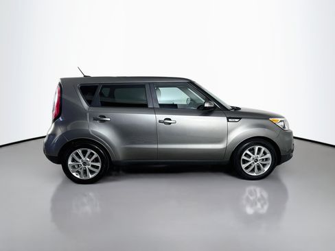 Used 2017 Kia Soul + w/ Primo Package FWD image 11