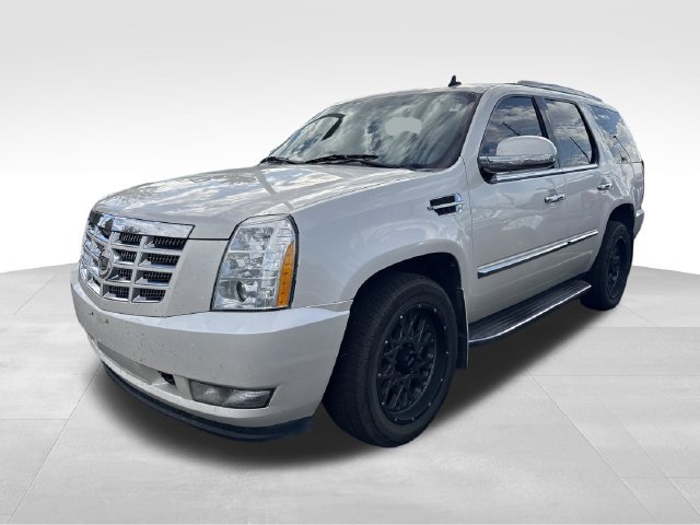 Used 2011 Cadillac Escalade Luxury AWD/4WD image 2
