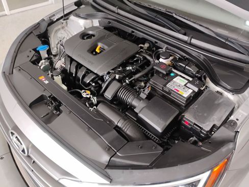 Used 2020 Hyundai Elantra Limited FWD image 24