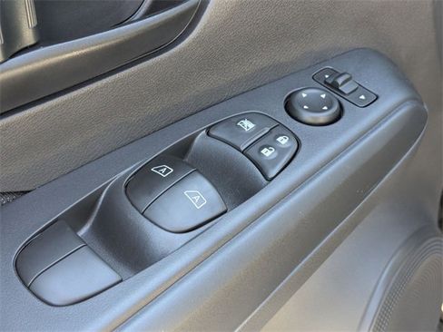 New 2025 Nissan Kicks Play S image 12