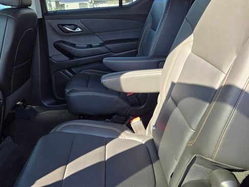 Used 2021 Chevrolet Traverse RS FWD image 47