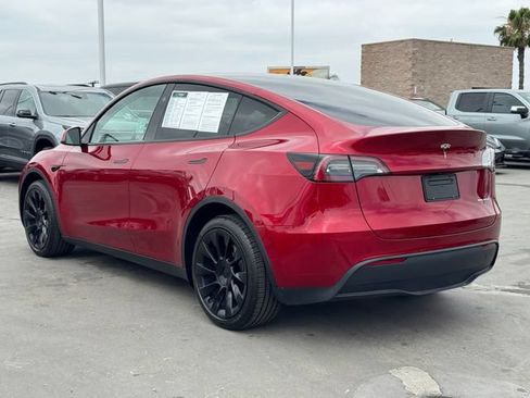 Used 2024 Tesla Model Y Long Range AWD/4WD image 2