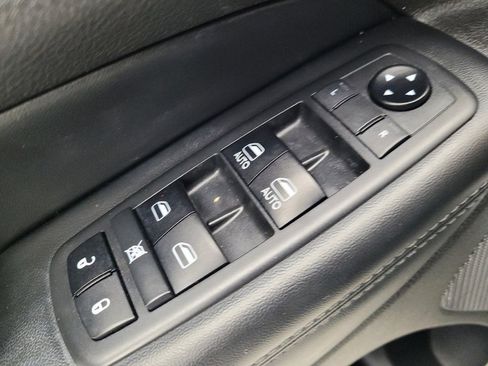 Used 2019 Jeep Grand Cherokee Limited AWD/4WD image 27