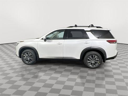 New 2025 Nissan Pathfinder SV image 5