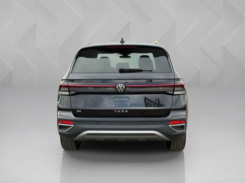 Used 2025 Volkswagen Taos SE FWD image 6