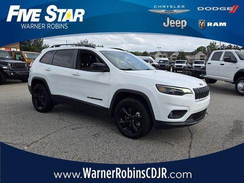 Used 2023 Jeep Cherokee Altitude Lux AWD/4WD image 1