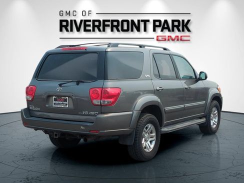 Used 2005 Toyota Sequoia SR5 AWD/4WD image 3