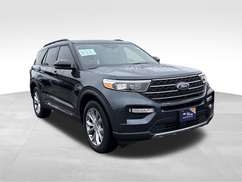 Certified 2023 Ford Explorer XLT w/ Equipment Group 202A image 5