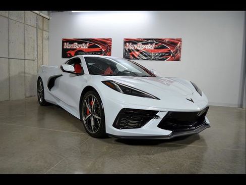 Used 2023 Chevrolet Corvette Stingray Preferred Cpe w/ Z51 Performance Package RWD image 2