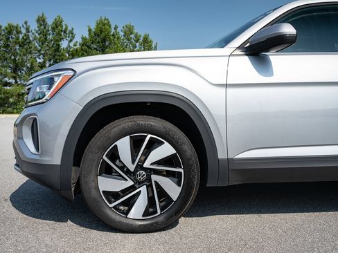 Used 2026 Volkswagen Atlas SE FWD image 4