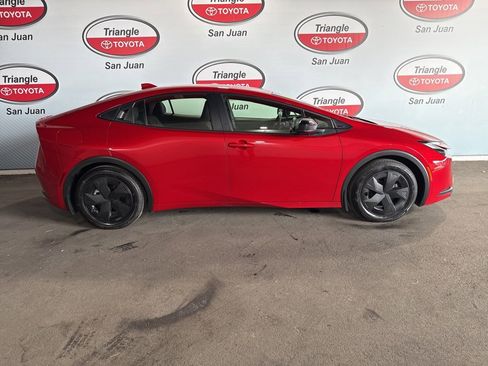 Used 2025 Toyota Prius Plug-In Hybrid image 6