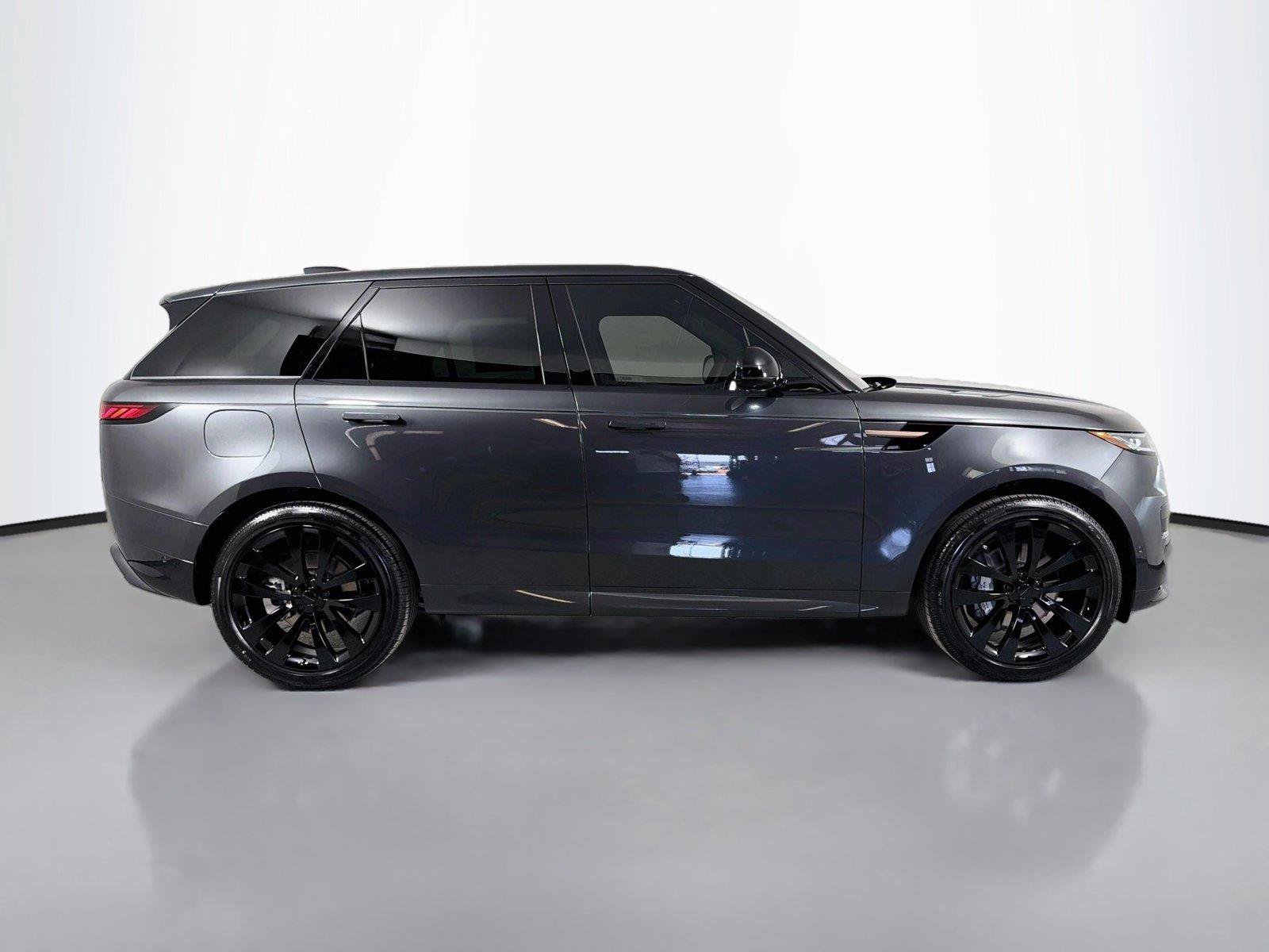 New 2026 Land Rover Range Rover Sport Dynamic SE AWD/4WD image 4