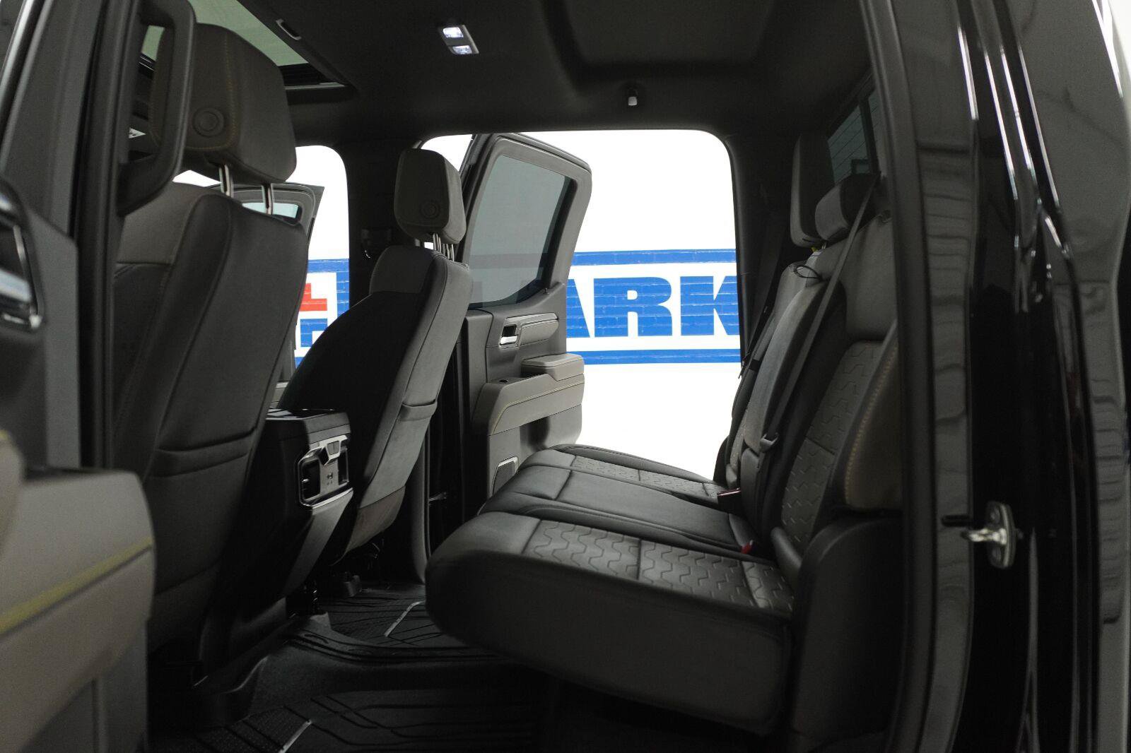 Used 2025 Chevrolet Silverado 1500 ZR2 w/ Technology Package AWD/4WD image 28