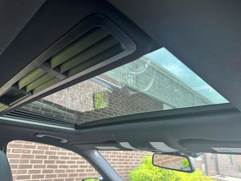 Used 2016 Mercedes-Benz E 350 4dr Sdn E 350 Luxury 4MATIC image 15