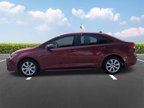 Certified 2025 Toyota Corolla LE FWD image 8