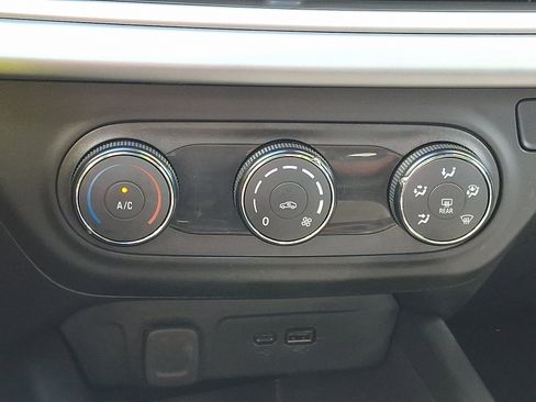 Used 2025 Chevrolet Trax LS image 17