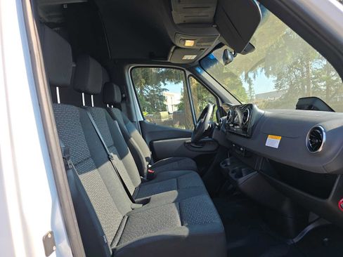 Used 2026 Mercedes-Benz Sprinter 2500 image 11
