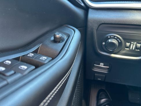 Used 2023 Jeep Grand Cherokee Altitude image 24