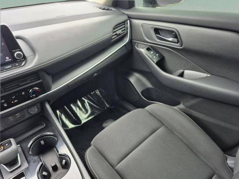 Certified 2025 Nissan Rogue S FWD image 15