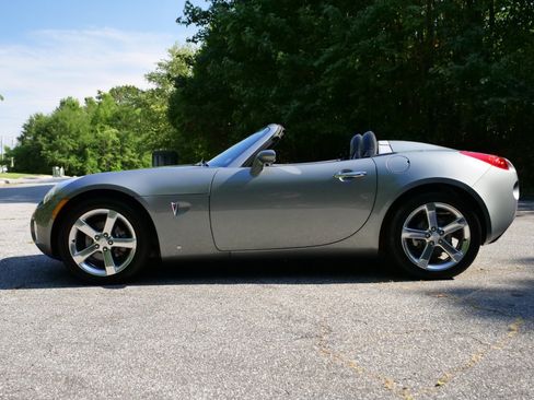 Used 2007 Pontiac Solstice Convertible w/ Premium Package RWD image 36