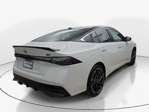 New 2026 Nissan Sentra SR w/ SR Premium Package FWD image 4