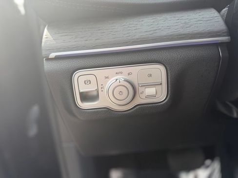 Used 2022 Mercedes-Benz GLS 450 4MATIC image 17