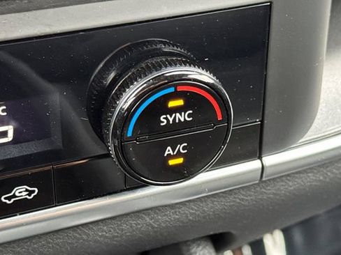 Used 2025 Nissan Rogue SV FWD image 30
